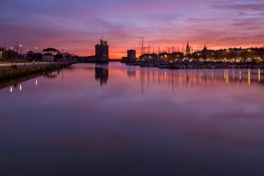 La Rochelle - Gecelik liman Güzel gün batımı