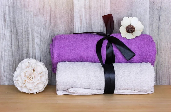 Towels with decorations. Beauty Spa Health and Wellness concept. — Stock Photo, Image