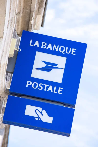 Tecken som representerar de banque postale logotyp — Stockfoto