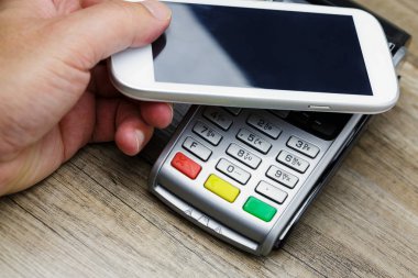 Cep telefonu ile temassız ödeme