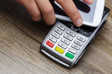 Cep telefonu ile temassız ödeme