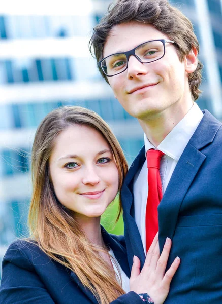 Romantische Beziehung bei der Arbeit — Stockfoto