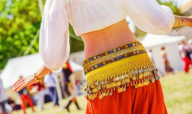 dansöz tipik Arapça giyinen