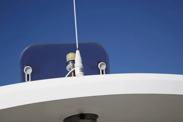 Yacht antenna against blue sky — Stock Photo, Image