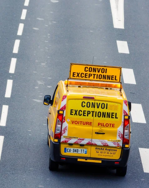 Close-up of a vehicle announcing an exceptional convoy — Stock Photo, Image