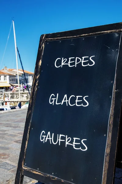 Close-up van teken - "Pannenkoeken, ijs, wafels" ("pannenkoeken, Glace — Stockfoto