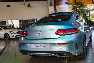 Paralı asker-Benz C Class coupe araba ekranda