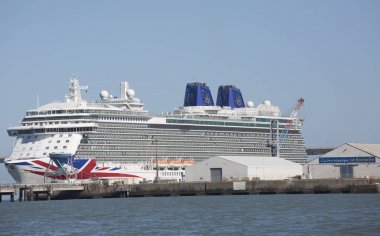 Cruise gemi, Britannia P ve O Cruises tarafından