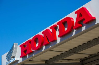 Honda logosu dükkanının adıyla