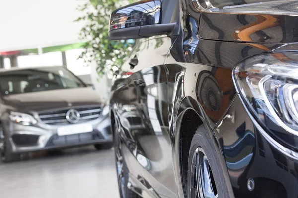 Negro Merecedes-Benz coche en exhibición — Foto de Stock