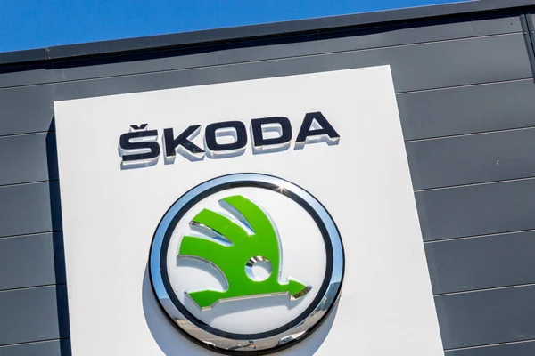 Close-up van skoda logo op whiteboard — Stockfoto