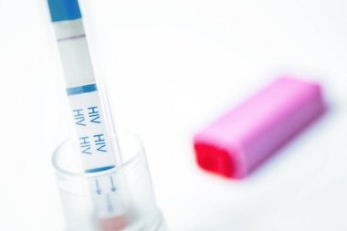 Bir HIV Seronegatif sonucu ile kendi kendini sınama odaklanmak