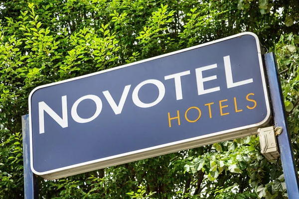 Signo de Novotel Hotel — Foto de Stock