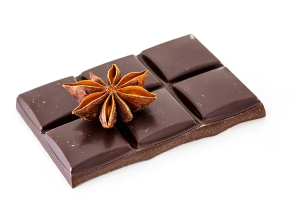 Chocolat artisanal isolé sur fond blanc — Photo