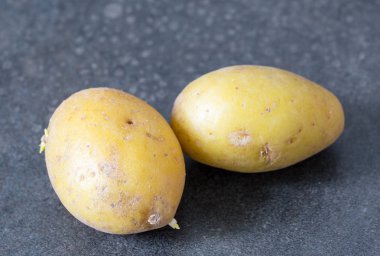 Vintage bir arka plan üzerinde izole lahanası ile patates