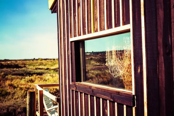 漁師小屋の窓内純しゃち — ストック写真