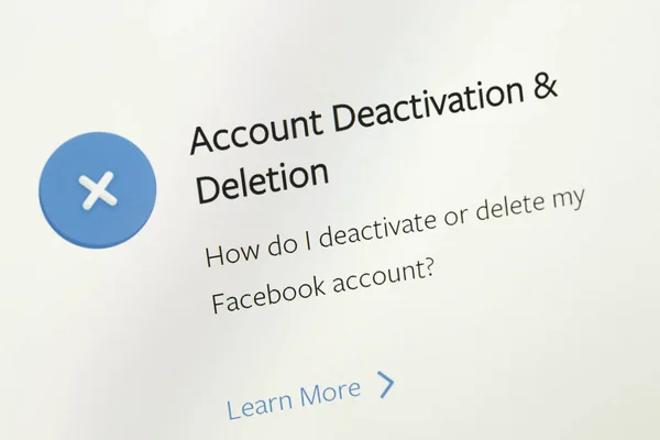 Primer plano del área de preguntas frecuentes sobre la desactivación o eliminación de la cuenta de Facebook —  Fotos de Stock