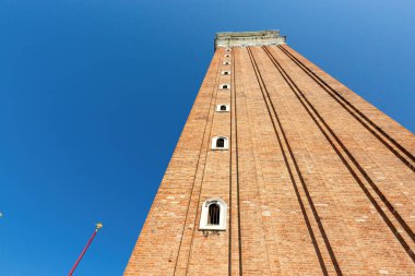 Venedikli Aziz Mark 'ın campanile dalışını izle