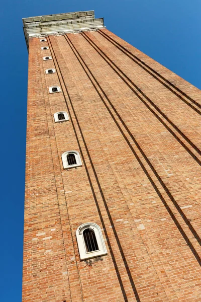 Venedikli Aziz Mark 'ın campanile dalışını izle