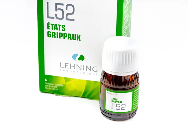 Zbliżenie pudełka L52. Jest to lek homeopatyczny stosowany w zwalczaniu objawów grypy. — Zdjęcie stockowe