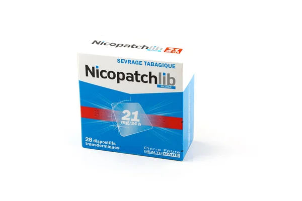 Close-up of a Nicopatclib box of transdermal patches on a white background — Stock Photo, Image