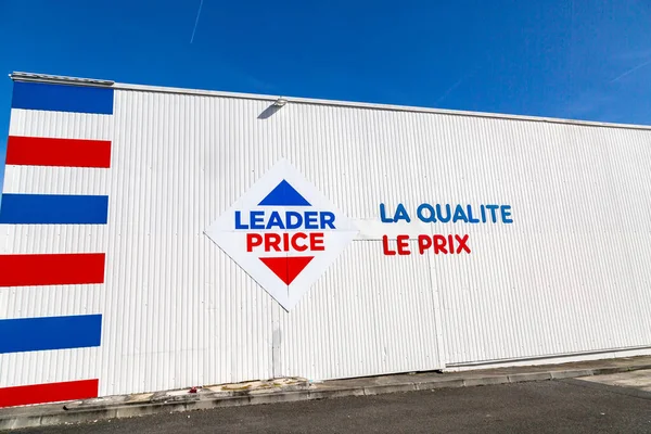 Cognac Francia Febbraio 2020 Leader Price Sign Leader Price Una — Foto Stock