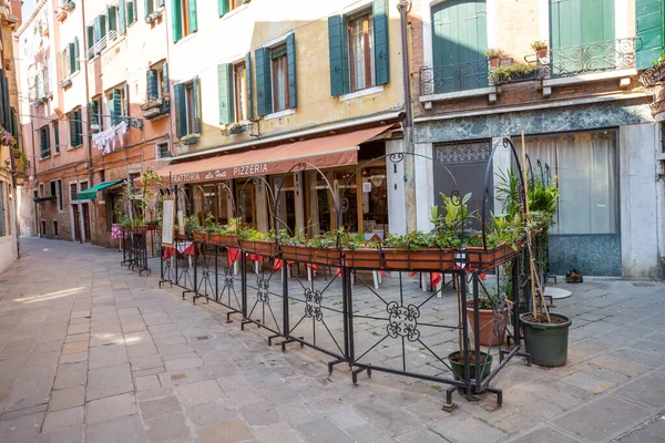 Venecia Italia Marzo 2015 Vista Restaurante Cerrado Sin Nadie Calle —  Fotos de Stock