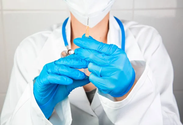Close Portrait Healthcare Professional Preparing Injection — Stock Photo, Image