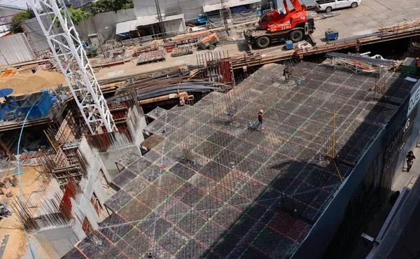   İnşaat alanı güneşli bir günde