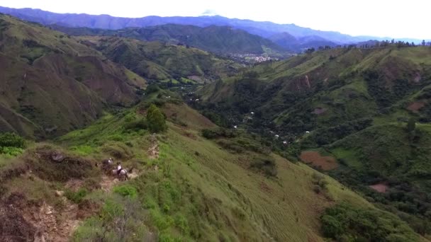 Lovas Kalandok Vilcabambai Hegyekben Ecuadorban — Stock videók