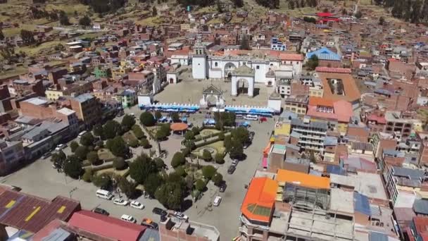 Vista Aérea Copacabana Sobre Lago Titicaca Bolivia Volando Sobre Ciudad — Vídeos de Stock