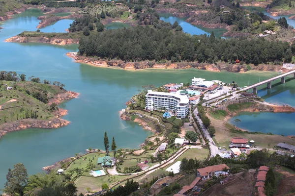 Vista desde La Roca El Penol cerca del pueblo de Guatape, Antioquia — Foto de Stock