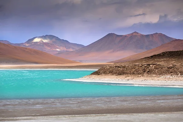 Zöld lagúna (Laguna Verde), Eduardo Avaroa Andesi állatok Nationa — Stock Fotó