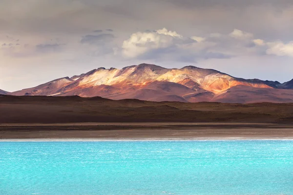 Zöld lagúna (Laguna Verde), Eduardo Avaroa Andesi állatok Nationa — Stock Fotó