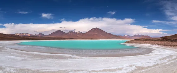 Zöld lagúna (Laguna Verde), Eduardo Avaroa Andesi állatok Nationa — Stock Fotó