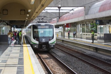 Medellin, Kolombiya, 07 Ekim 2016: Medellin metro görünümünü