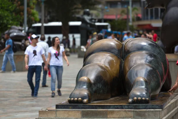 MEDELLIN, ANTOQUIA, COLOMBIA - 09 OCTUBRE 2016: Botero Plaza. Sc — Stockfoto