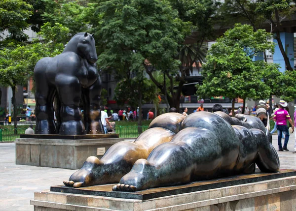 MEDELLIN, ANTOQUIA, COLOMBIA - 09 OCTUBRE 2016: Botero Plaza. Sc — ストック写真