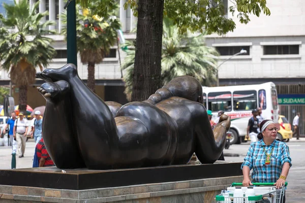 MEDELLIN, ANTOQUIA, COLOMBIA - 09 OCTUBRE 2016: Botero Plaza. Sc — Stock fotografie