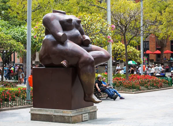 MEDELLIN, ANTOQUIA, COLOMBIA - 09 OCTUBRE 2016: Botero Plaza. Sc — Stok fotoğraf