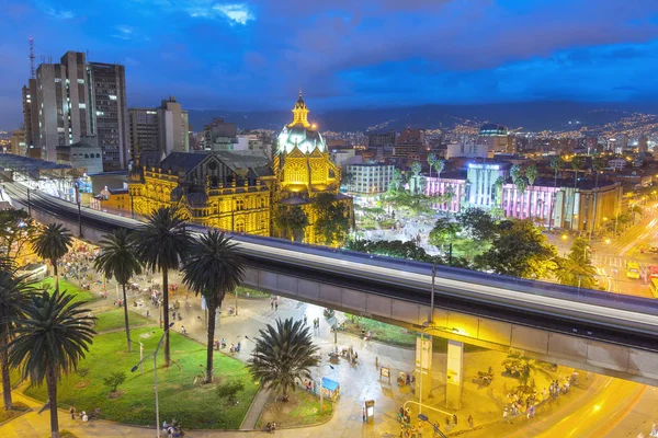 Medellin, Colombia - 06 oktober 2016: weergave van het centrum van Medellin, — Stockfoto