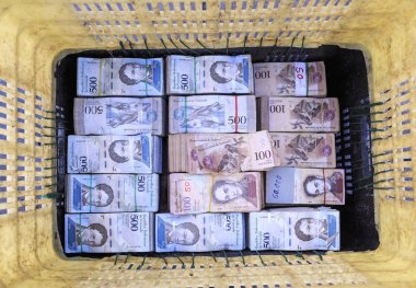 Ekonomik kriz ve Venezuela hiperenflasyon