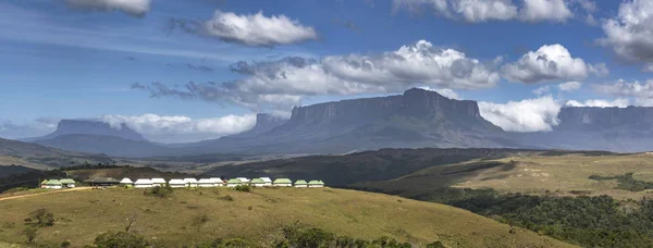 Горы Рорайма и Кукенан, Венесуэла — стоковое фото