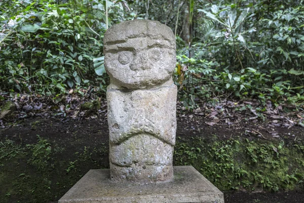 Idoly San Agustn archeologického parku, Huila, Kolumbie — Stock fotografie