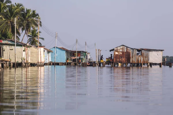 Casas sobre pilotes en el pueblo de Ologa, Lago Maracaibo, Venezu —  Fotos de Stock