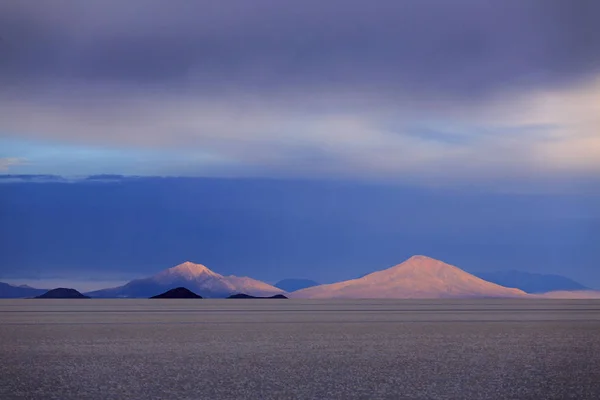 Pisos de Sal Uyuni (Salar de Uyuni), Altiplano, Bolivia — Foto de Stock