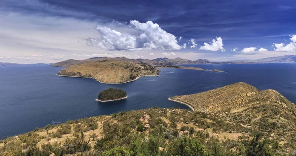 태양의 섬 ( 이슬라델 솔 ), 볼리비아 티티카카호 — 스톡 사진