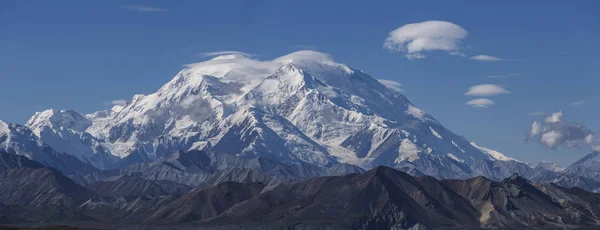 Denali (Monte McKinley) es el pico de montaña más alto de América del Norte —  Fotos de Stock