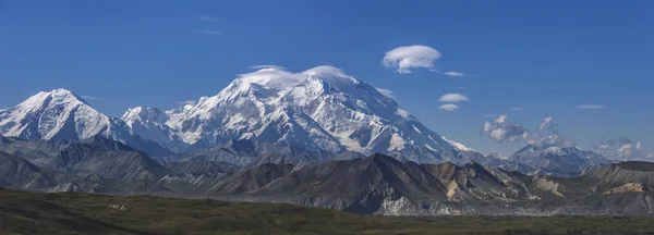 Denali (Monte McKinley) es el pico de montaña más alto de América del Norte —  Fotos de Stock