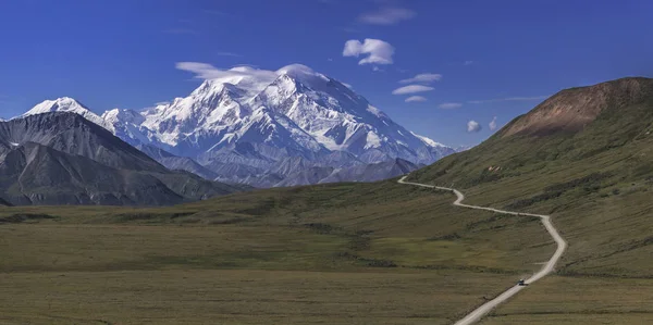 Denali (Monte McKinley) es el pico de montaña más alto de América del Norte —  Fotos de Stock